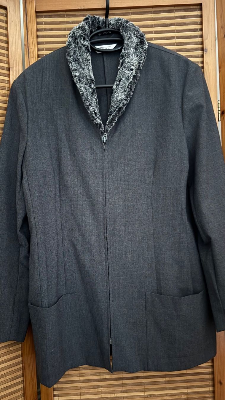 Vestes: Übergangsjacke/ Blazer EINHORN 40 – D'occasion à Gümligen par morticiaaddams
