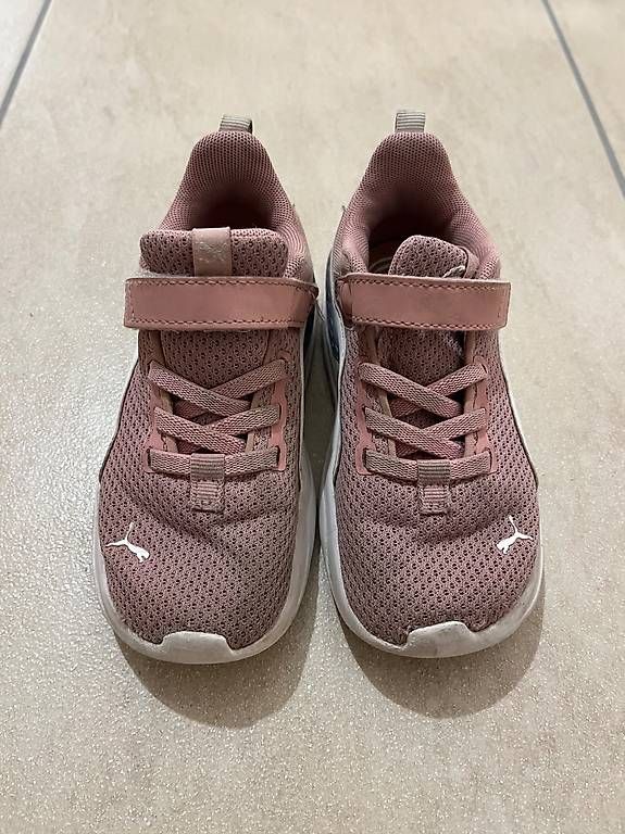 Scarpe per ragazze: Turnschuhe Puma Gr.26 – Usato da Mühlethurnen venduto da tex_7hkk
