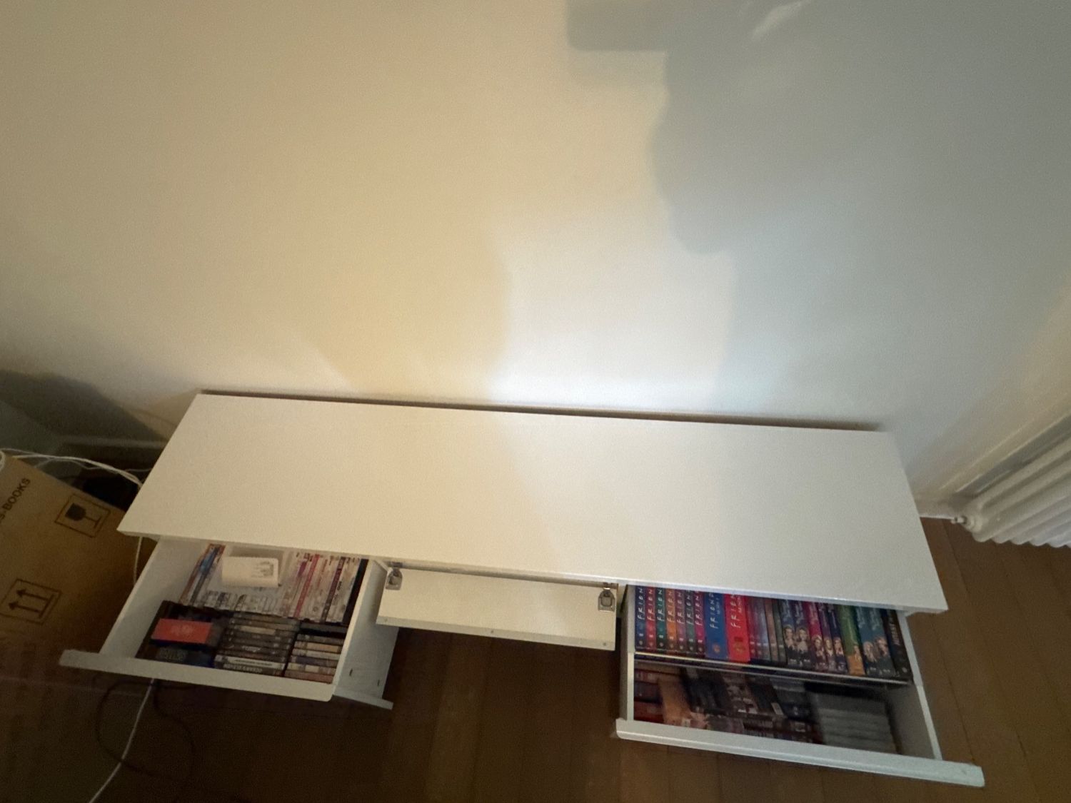 Ikea Meubles TV: Sideboard Hochglanz weiss mit Schubladen und Fächern – D'occasion à Zürich par khn_tc6g 1