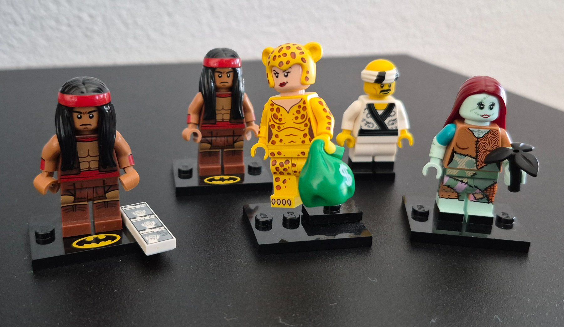Lego Statuette: Lego Minifiguren verschiedene Serien Set – Usato da Basel venduto da Herrnilsson90