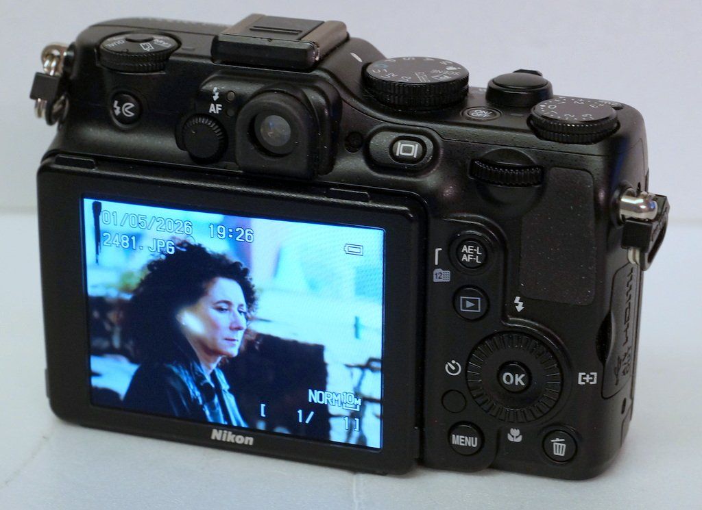 Nikon Fotocamera: Nikon Coolpix P7100 Kompakt Digitalkamera – Usato da Dottikon venduto da Floppidogg77 2