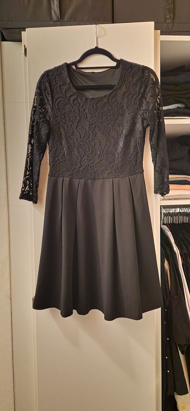Kleider: Schönes Kleid mit Spitze – Neu (gemäss Beschreibung) aus Bubendorf von ang_b829