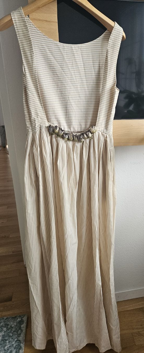 Kleider: Schönes Kleid mit offenem Rücken – Neu (gemäss Beschreibung) aus Zollikon von Oksana206 1