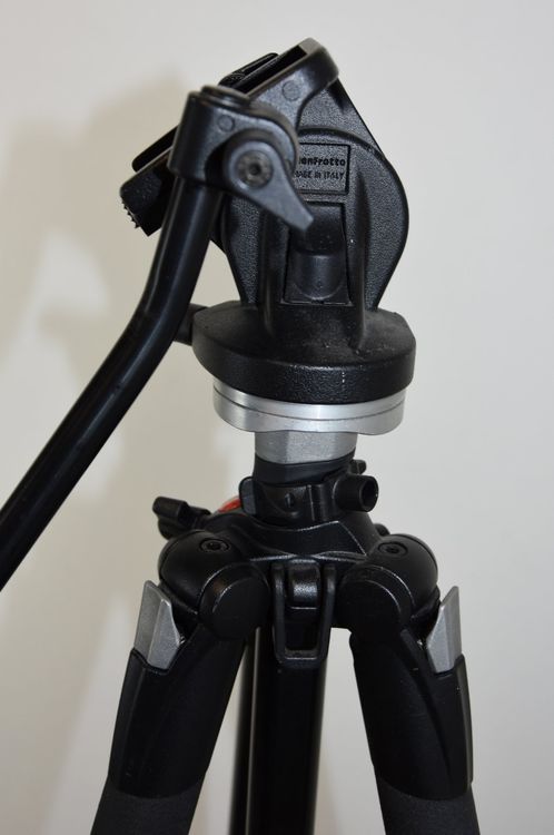 Manfrotto Treppiedi & Teste: Manfrotto Stativ 190XB & Kopf 700RC2 360° Schwenkbewegung – Usato da Wohlenschwil venduto da Dapara 5