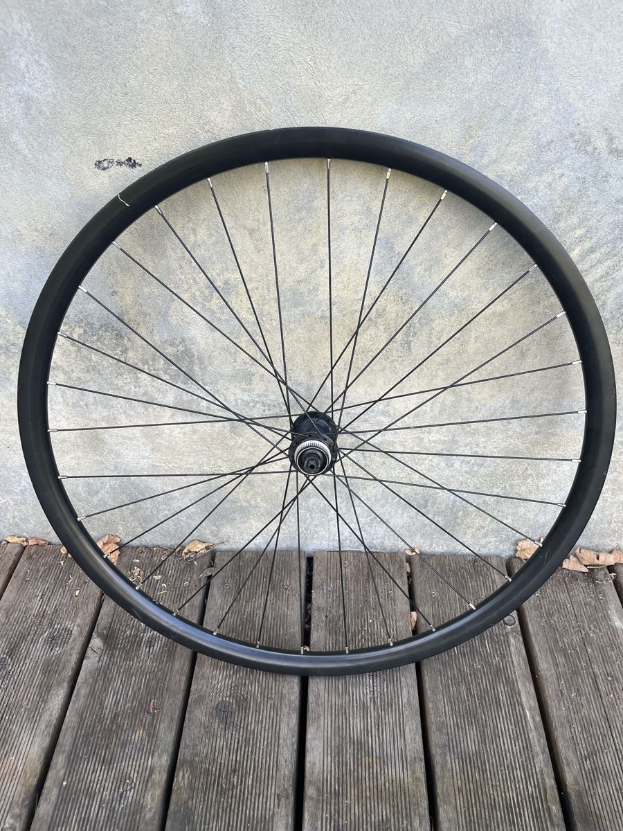 Shimano Ersatzteile: Roue avant 28 pouces – Gebraucht aus Biel/Bienne von sou_7g92
