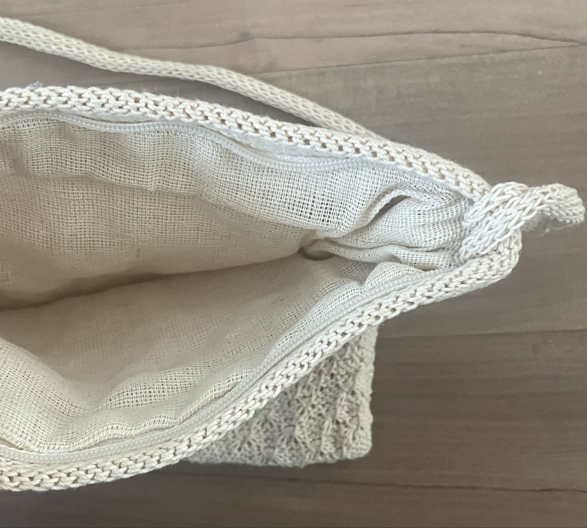 Borse da donna: Gehäkelte Tasche Weiss Klein  – Usato da Interlaken venduto da sa.manta 2