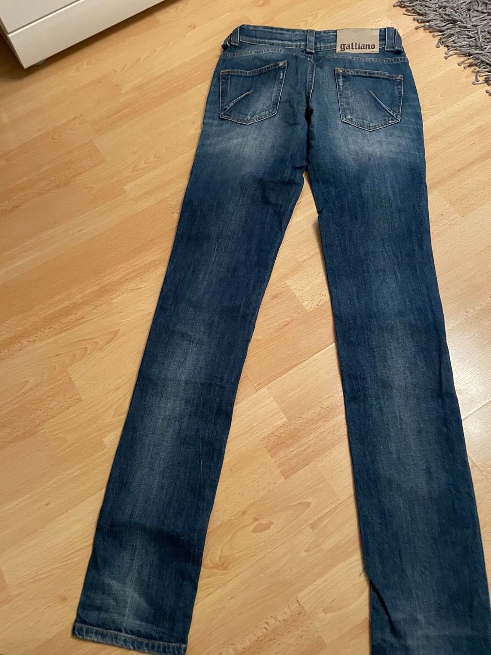 Jeans: Galliano Damenjeans 24/38 – Nuovo (secondo la descrizione) da Gossau ZH venduto da SistersBeauty 5