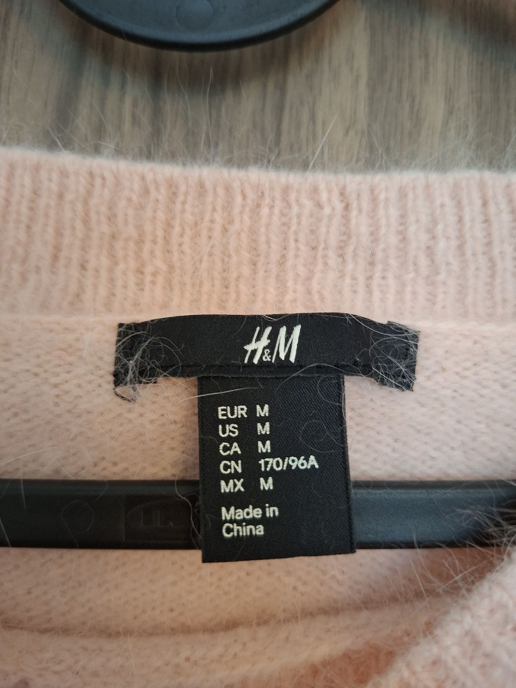 H&M Maglioni & Felpe: Kuscheliger Pullover, rosa, M, 70% Angora Wolle – Usato da Meilen venduto da RemyCo. 1