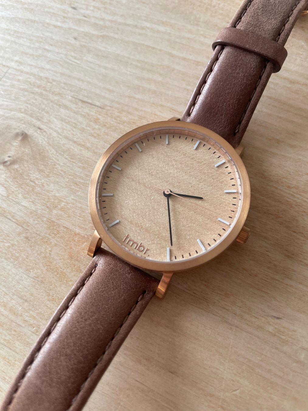 Orologi: Uhr von tmbr braun – Usato da Sursee venduto da Schriftgestalter