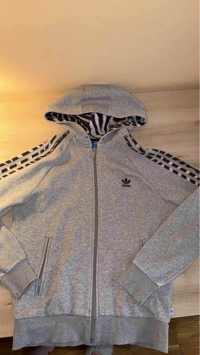 Adidas Giacche: ADIDAS GREY ZEBRA HOODIE – Usato da Genève venduto da yav_9r9f 5