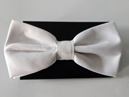 weiss uni satin Fliege