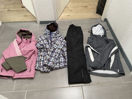 Winterbekleidungsset, Jacken und Hosen, Grösse 152/158