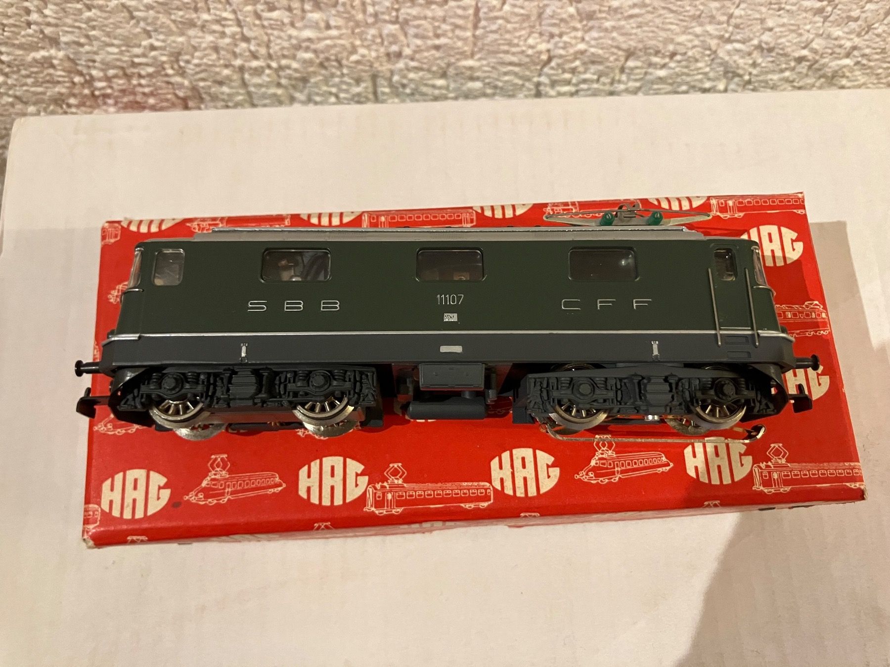 Hag Modellini di ferrovie: HAG Eisenbahn E-Lok  11107 grün – Usato da Schlieren venduto da mvm01 4