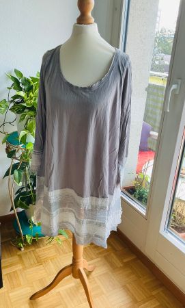 Très belle tunique BOHEMIA romantique gris clair dentelle M