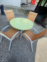 Gartentisch mit Stühle 