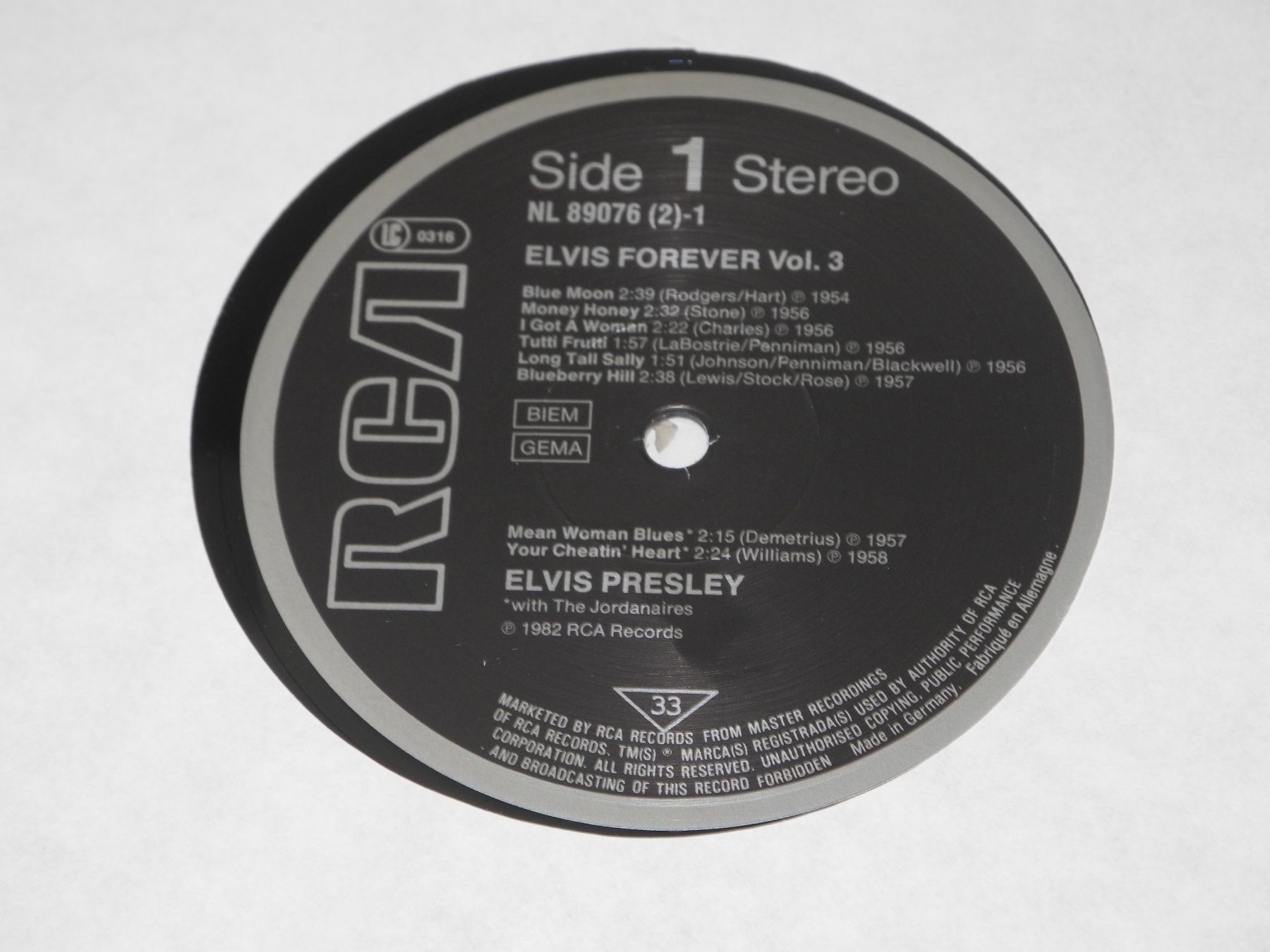 Dischi in vinile: ELVIS PRESLEY: FOREVER VOLUME 3 - RCA - 2 LPs – Nuovo (secondo la descrizione) da Fahrwangen venduto da Swirl2 4