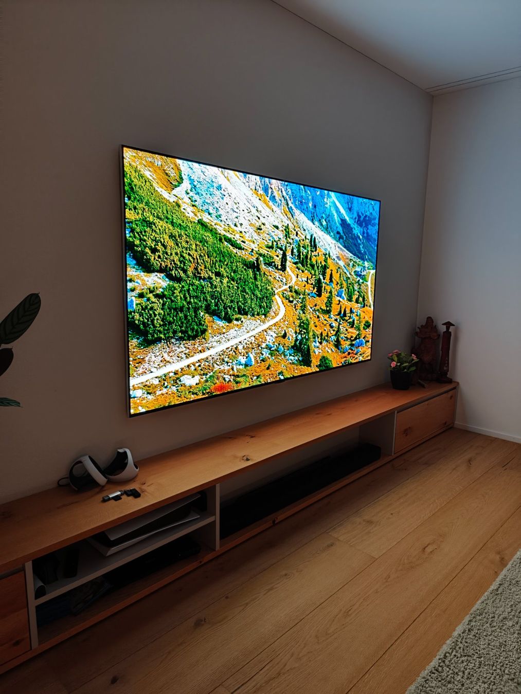 LG Appareils TV: LG Oled 83Zoll G4 – D'occasion à Zell LU par landolt4 3
