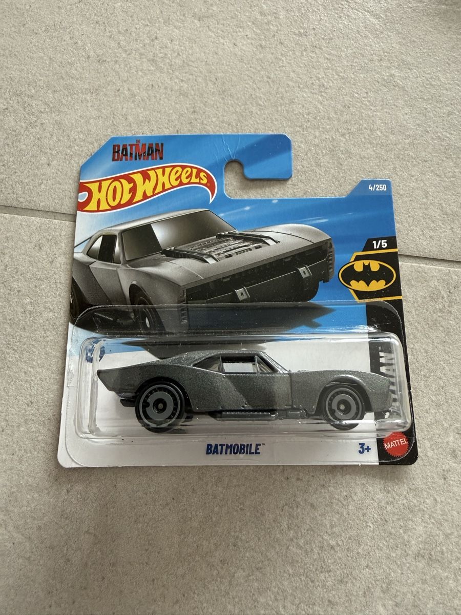 Hot Wheels Modellini d'auto: Hot Wheels - Batmobile grise – Nuovo e nell'imballaggio originale da Yvorne venduto da AutoCollectionneur