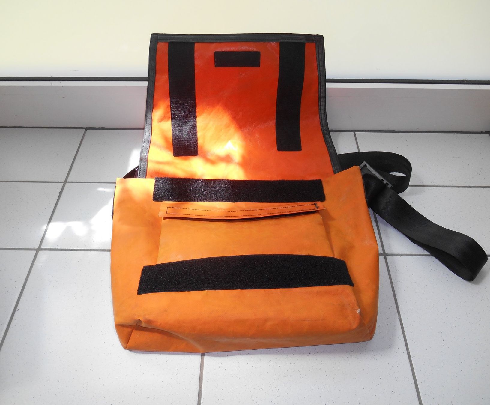 Freitag Borse: Freitag Tasche / Umhängetasche – Usato da Basel venduto da Birs868 5
