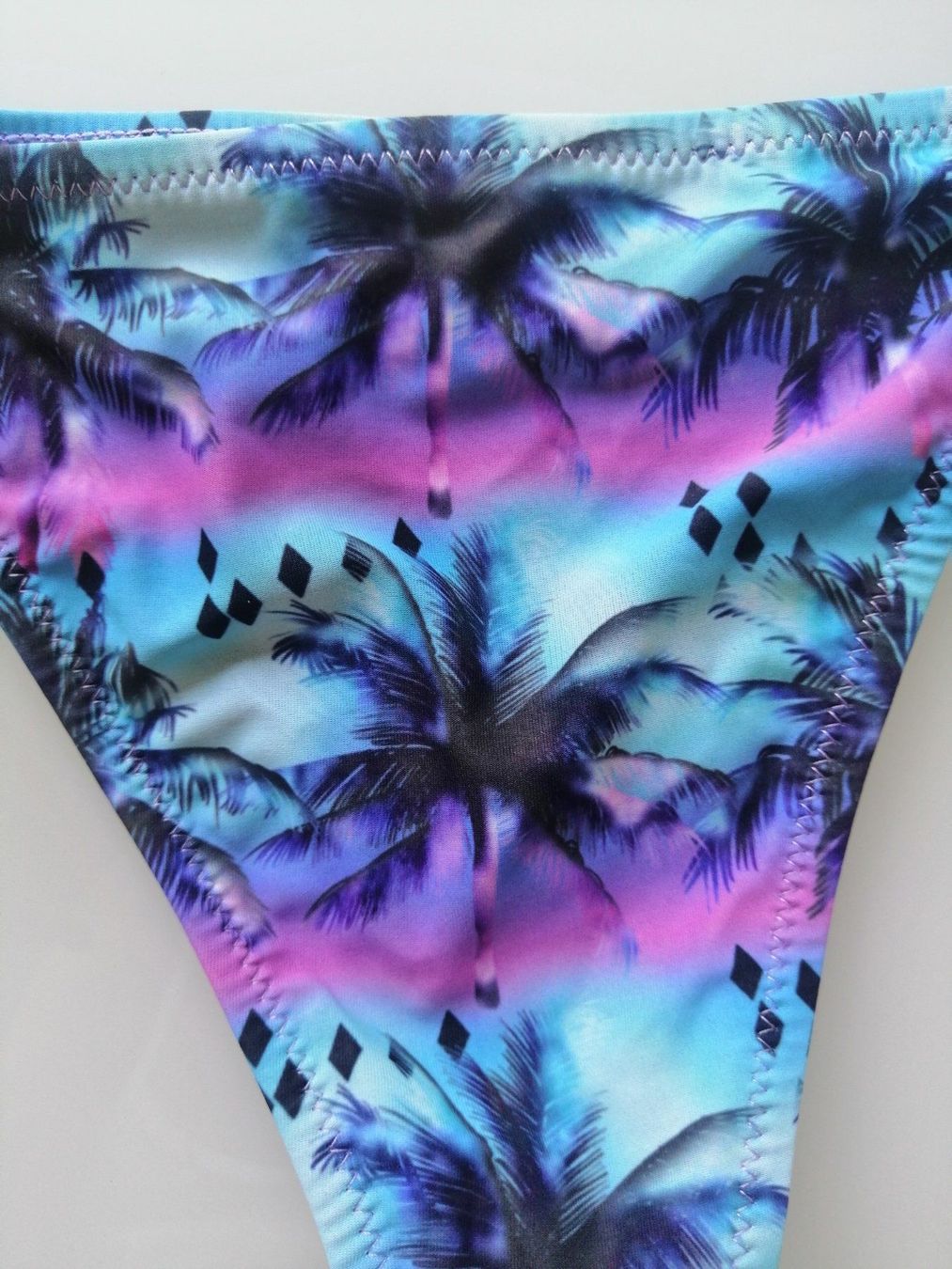Costumi da bagno & Bikini: Bikinihose mit Palmen – Nuovo (secondo la descrizione) da Biel/Bienne venduto da M.D.C 1