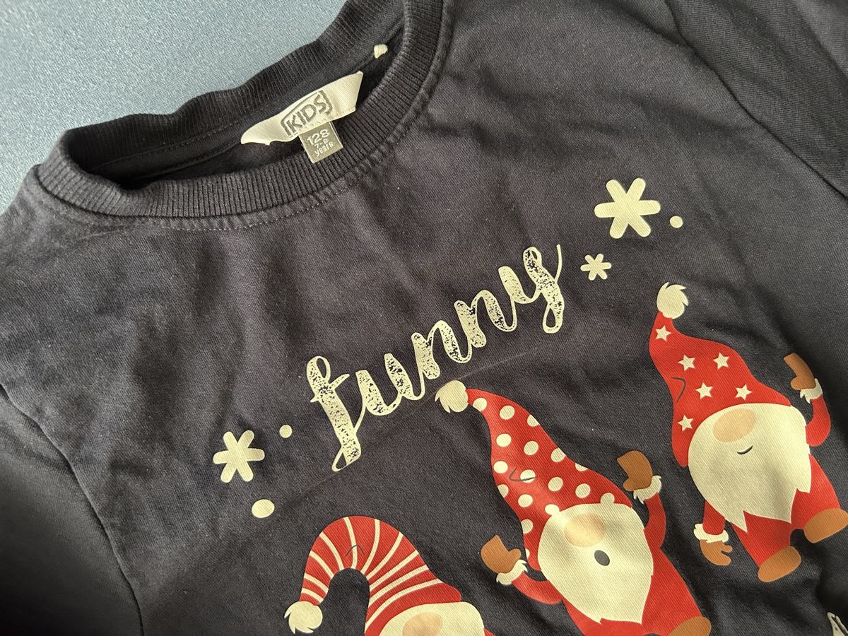 Pullover & Sweatshirts: Pullover 128 - neuwertig – Gebraucht aus Frauenfeld von manuburg 1