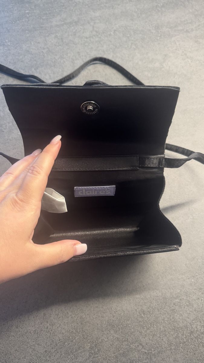 Borse da donna: Umhängetasche schwarz Rose elegant Clutch – Usato da Dübendorf venduto da lilmissprincess 3