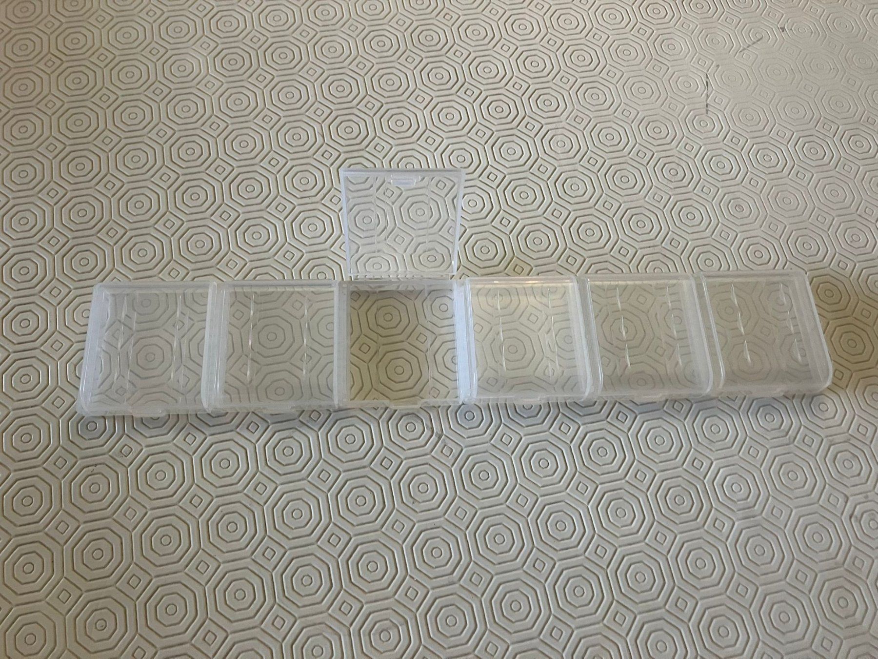 Cover & Protezioni schermo: Custodia in plastica trasparente x6 cassette GameBoy – Usato da Melano venduto da H-Sara 1