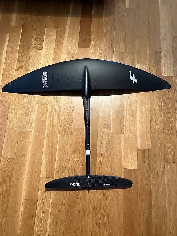 Aquilone: F-One Seven Seas 1200 cm2 – Usato da Gwatt (Thun) venduto da garry91