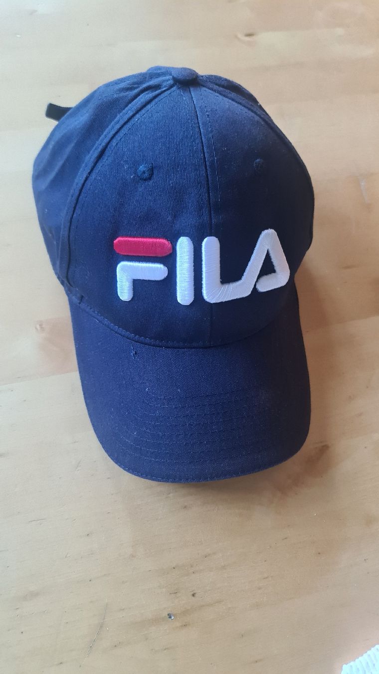Altro in  Abbigliamento & Accessori: Fila Cap Basecap Navy Grösse 58 neu – Nuovo e nell'imballaggio originale da Visp venduto da Heilil 1
