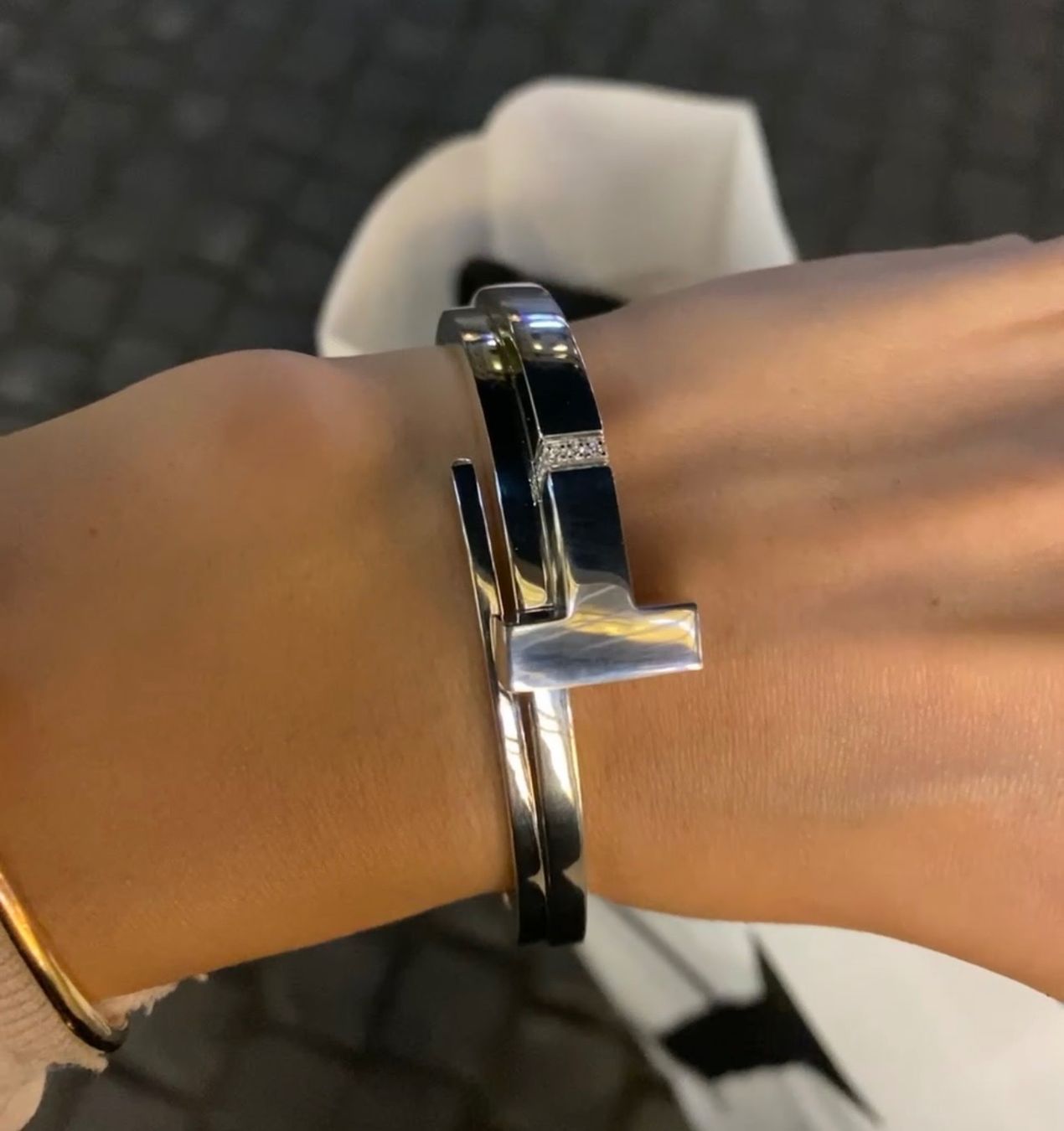 Tiffany & Co. Bracciali & Braccialetti: Tiffany T Bracelet Wrap square – Usato da Genève venduto da kam_m6mq 3