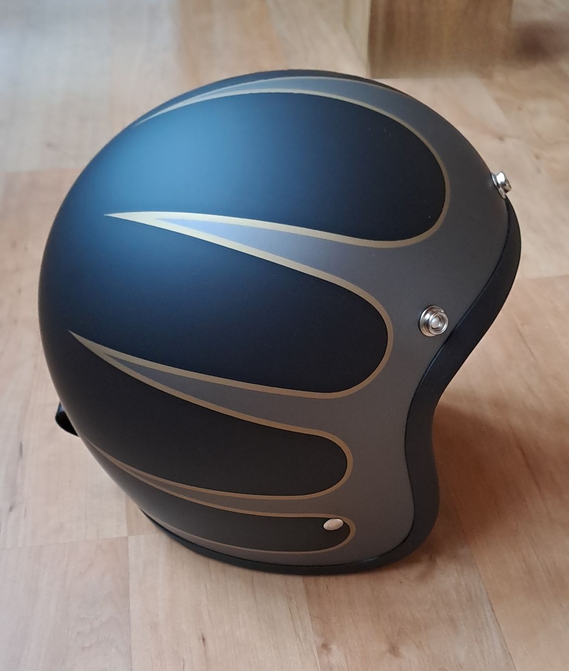Helme & Visiere: NEU Motorradhelm Gr. S – Neu (gemäss Beschreibung) aus Inkwil von Yukona