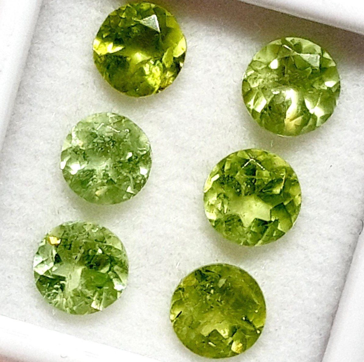 Pietre preziose: 6x Péridots ronds 6 mm - Valeur 230.- Fr – Nuovo (secondo la descrizione) da Grimisuat venduto da Valgem 2