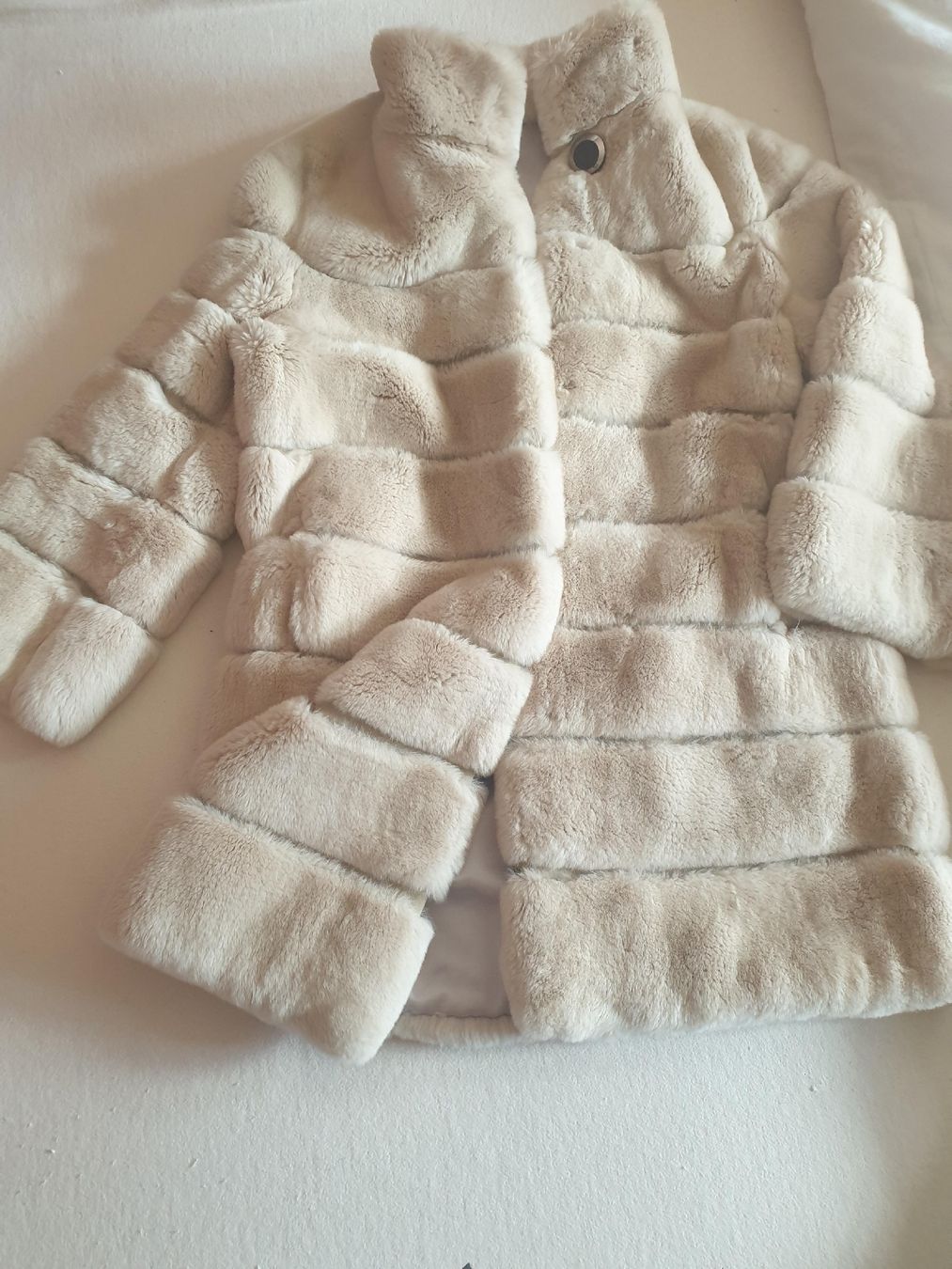 Cappotti: Manteau en fourrure de lapin – Nuovo (secondo la descrizione) da Belmont-Lausanne venduto da vid_7qv6 4