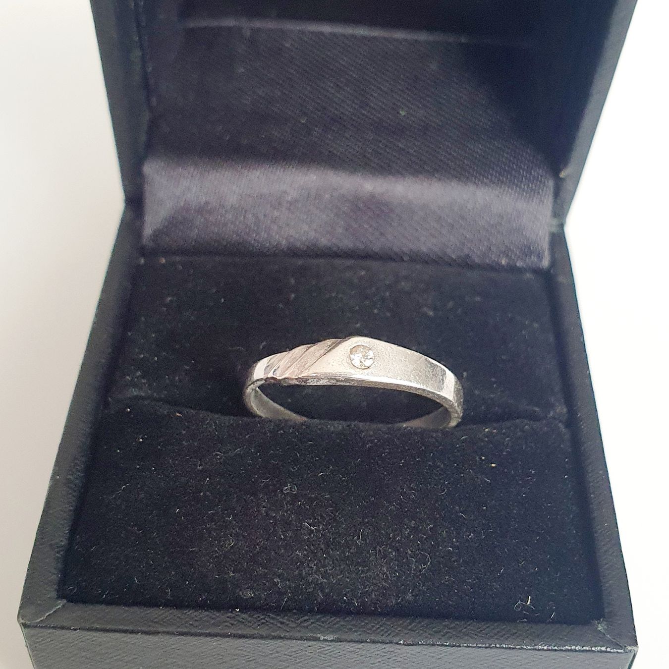 Anelli: silber Ring 925 mit einem kleinen Stein gr. 16,7 mm  – Usato da Kreuzlingen venduto da Wunderkiste123 3