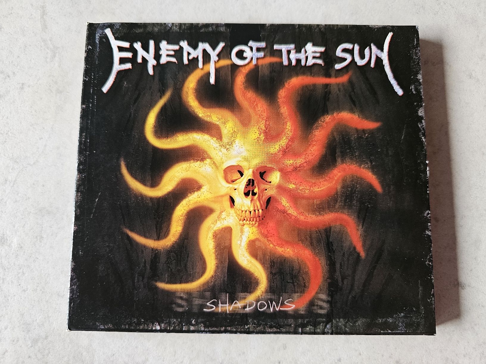 CD: Enemy Of The Sun  -  Shadows – Usato da Schneisingen venduto da backstore24