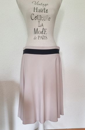 Super Jupe von der exklusiven Marke WINDSOR Gr. 40 *NEU*