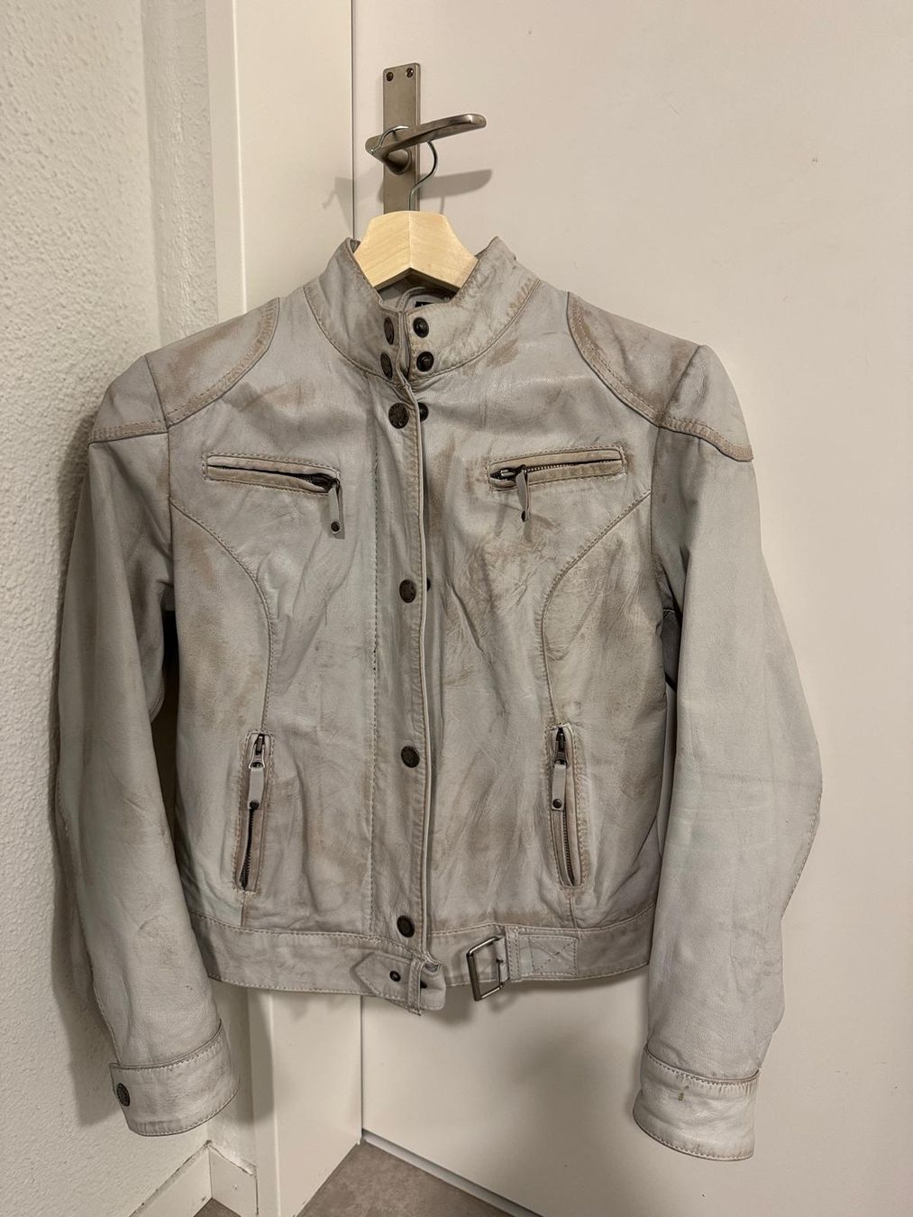 Giacche: Lederjacke Gipsy hellgrau – Usato da Sempach venduto da Dachkatze
