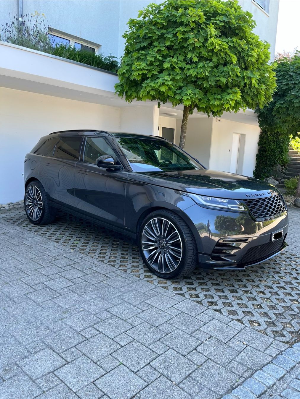 Land Rover Autos: Range Rover Velar D300 R-DYNAMIC – Gebraucht aus Gossau SG von DeRiE 2