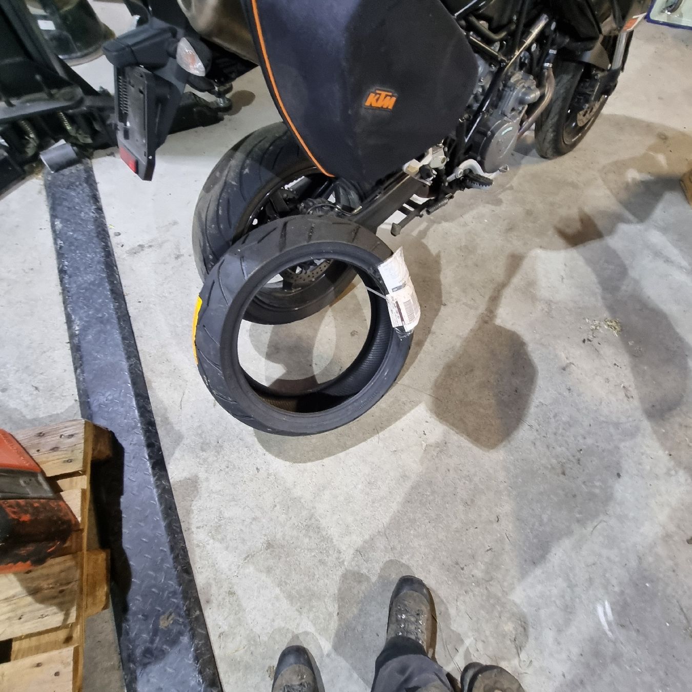 KTM Strada: ktm 990 Supermoto t – Usato da Hofstetten ZH venduto da neebu 9