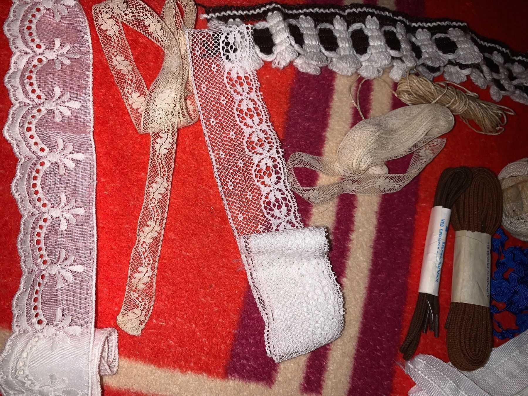Tessuti: Borte Band spitze durchbrochen 60 Konvolut – Usato da Buchs SG venduto da Billikatze5 2