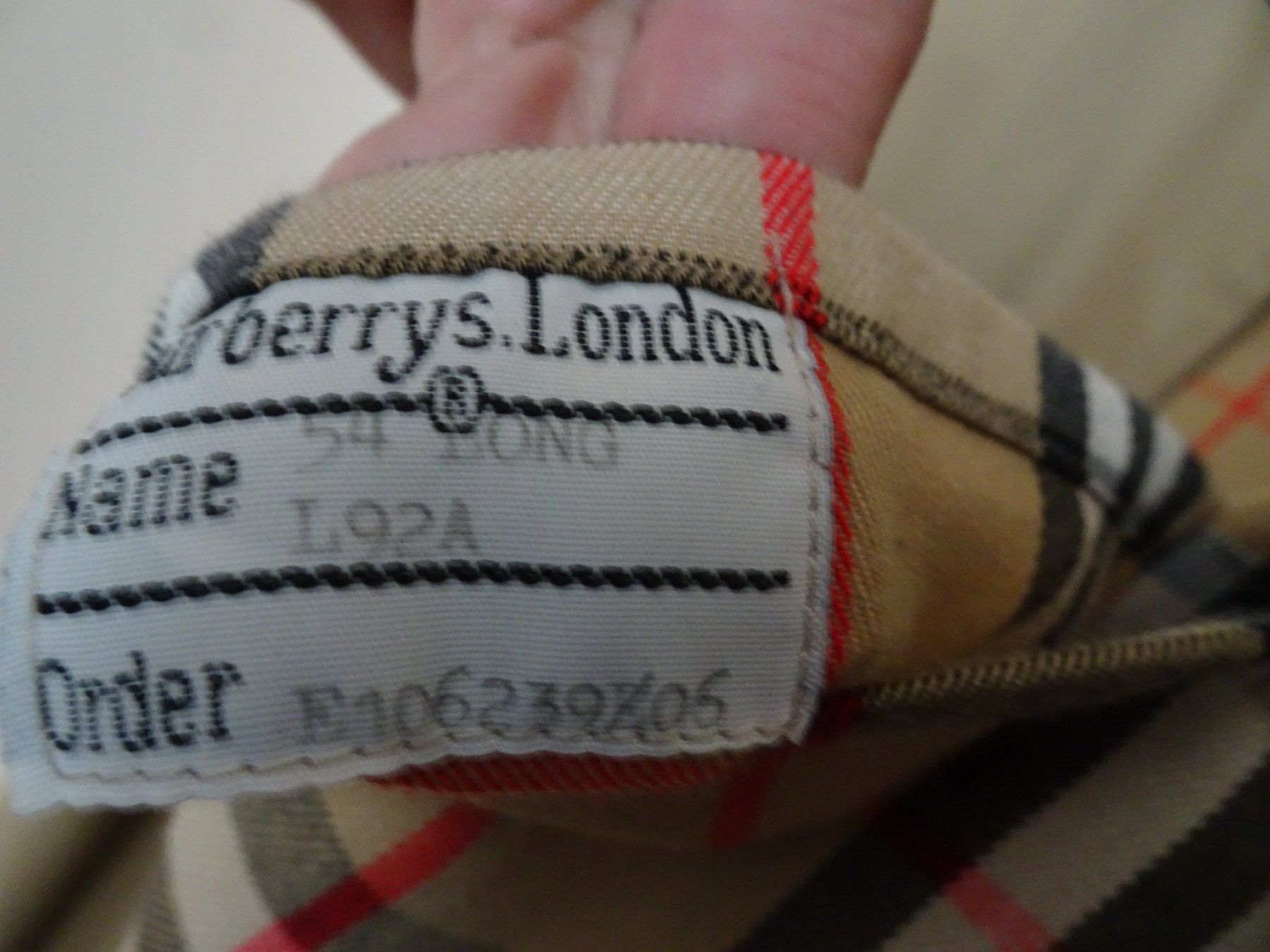 Burberry Cappotti: Burberry Herren-Trenchcoat vintage lang  Grösse 54 – Usato da Locarno venduto da Sicabe 7