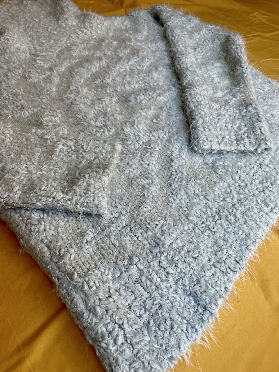 Zara Pullover & Sweatshirts: Zara Pullover, Gr. S, hellblau/hellgrau, flauschig – Gebraucht aus Zürich von Carlajimena 2