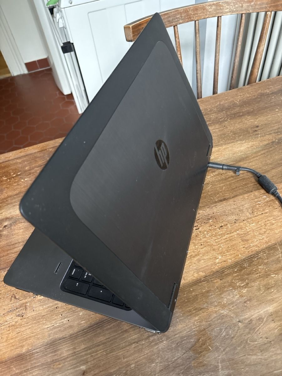 Hewlett Packard Notebook: HP zBook i7 32GB – Usato da Zürich venduto da RenArt01 2