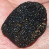 Mineralien L-6523 – Agni-Manitit „Pseudotektit“ 108,15 Karat