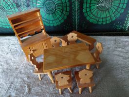 Hübesches Esszimmer von Dora Kuhn, 9-Teilig fürs Puppenhaus