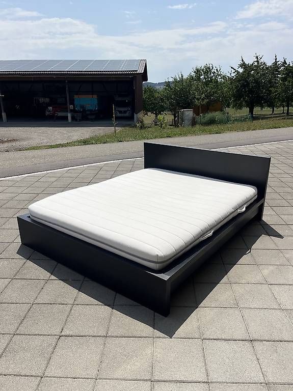Betten: Bett inkl. Lattenrost & Matratze – Gebraucht aus Wängi von cocose