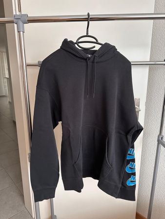 Nike SB Hoodie Schwarz Gr. M - Top Zustand für den Winter!