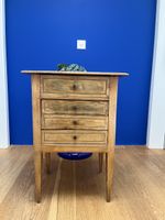 Antike kleine Kommode aus Holz