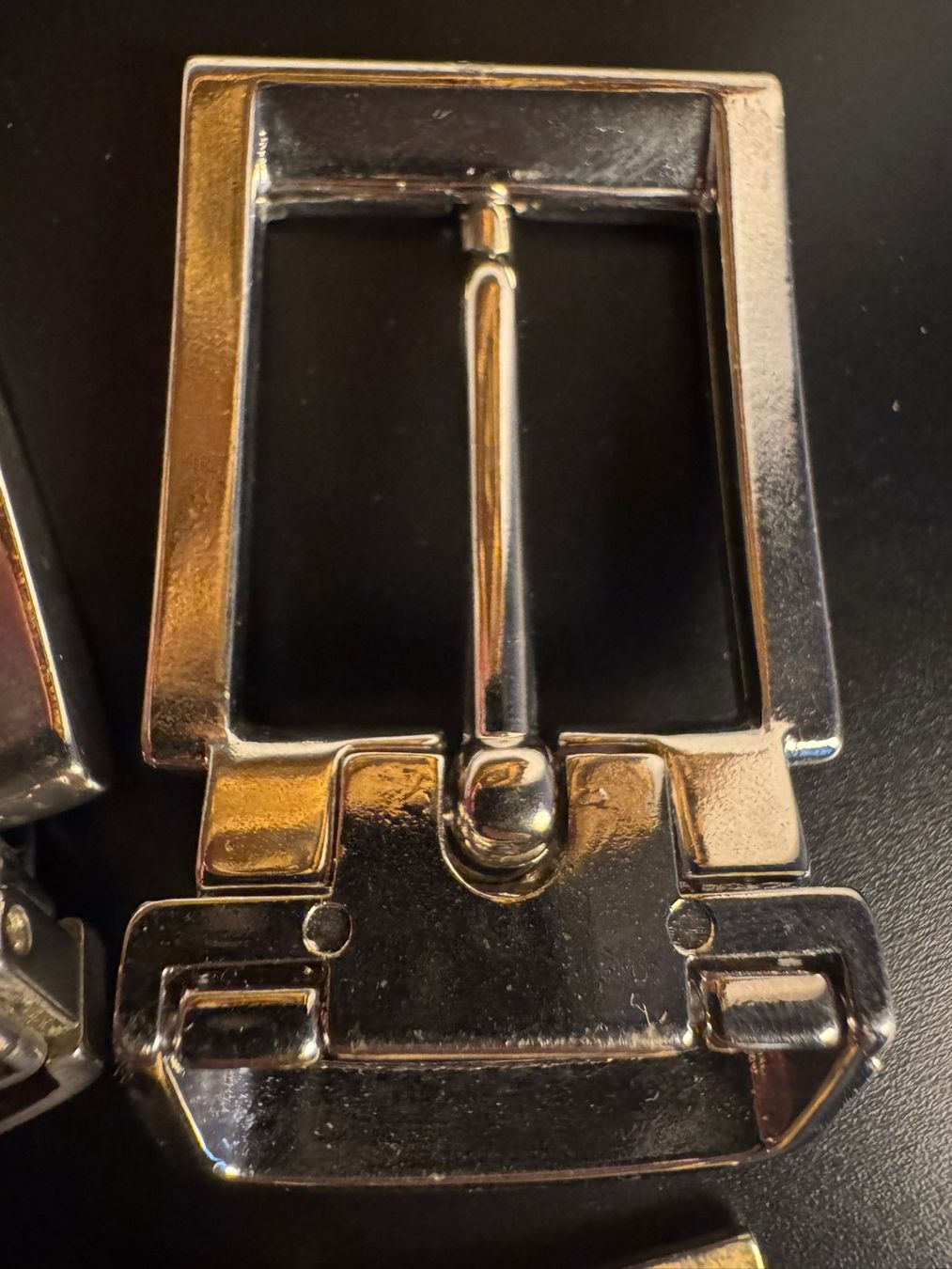 Dior Fibbie per cinture: Designer Gürtelschnallen & Accessoires Set – Usato da Winterthur venduto da Dejv 4