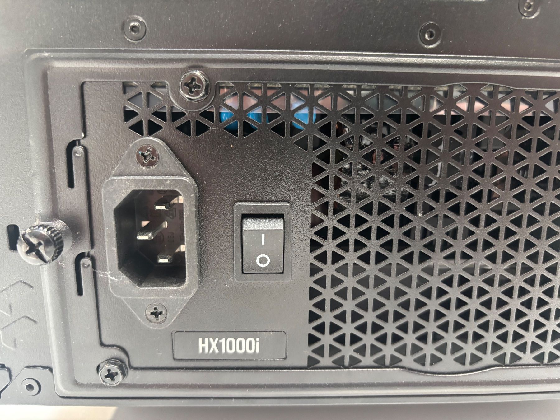 Fractal Custodie: Fractal PC Case inklusive Corsair Netzteil – Usato da Zürich venduto da mar_hs6l 5